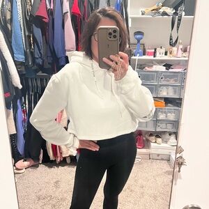 Chic White Cropped Hoodie